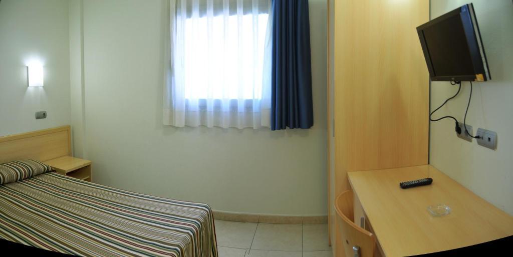 Hotel Blauet El Prat de Llobregat Buitenkant foto