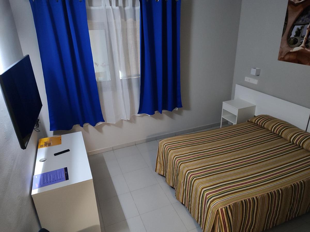 Hotel Blauet El Prat de Llobregat Buitenkant foto