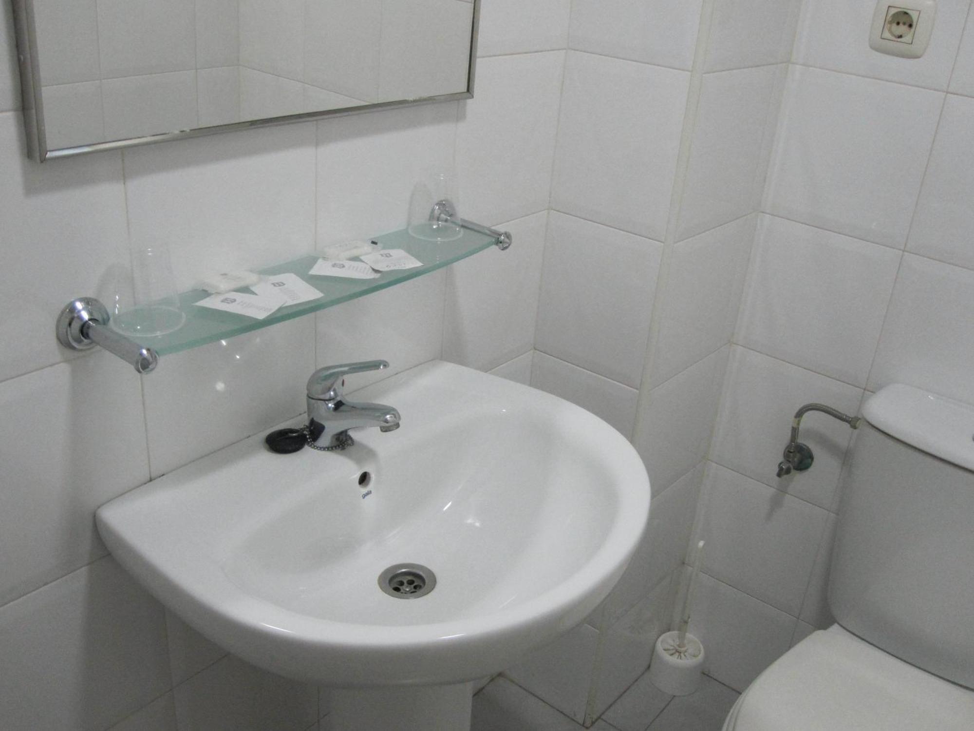 Hotel Blauet El Prat de Llobregat Buitenkant foto